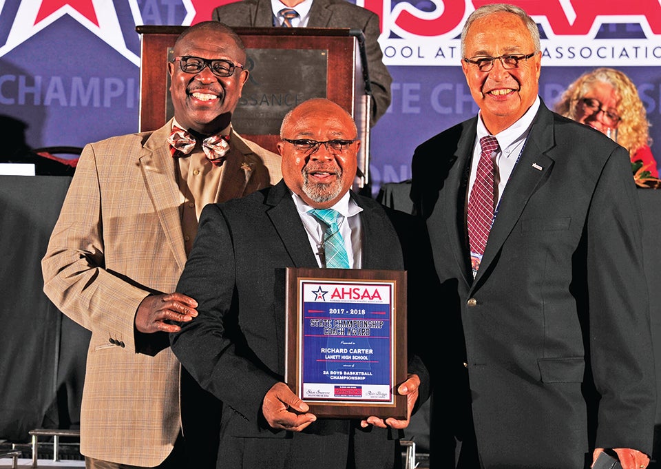 Coach Carter receives award as best coach in Southeast - Valley Times-News  | Valley Times-News